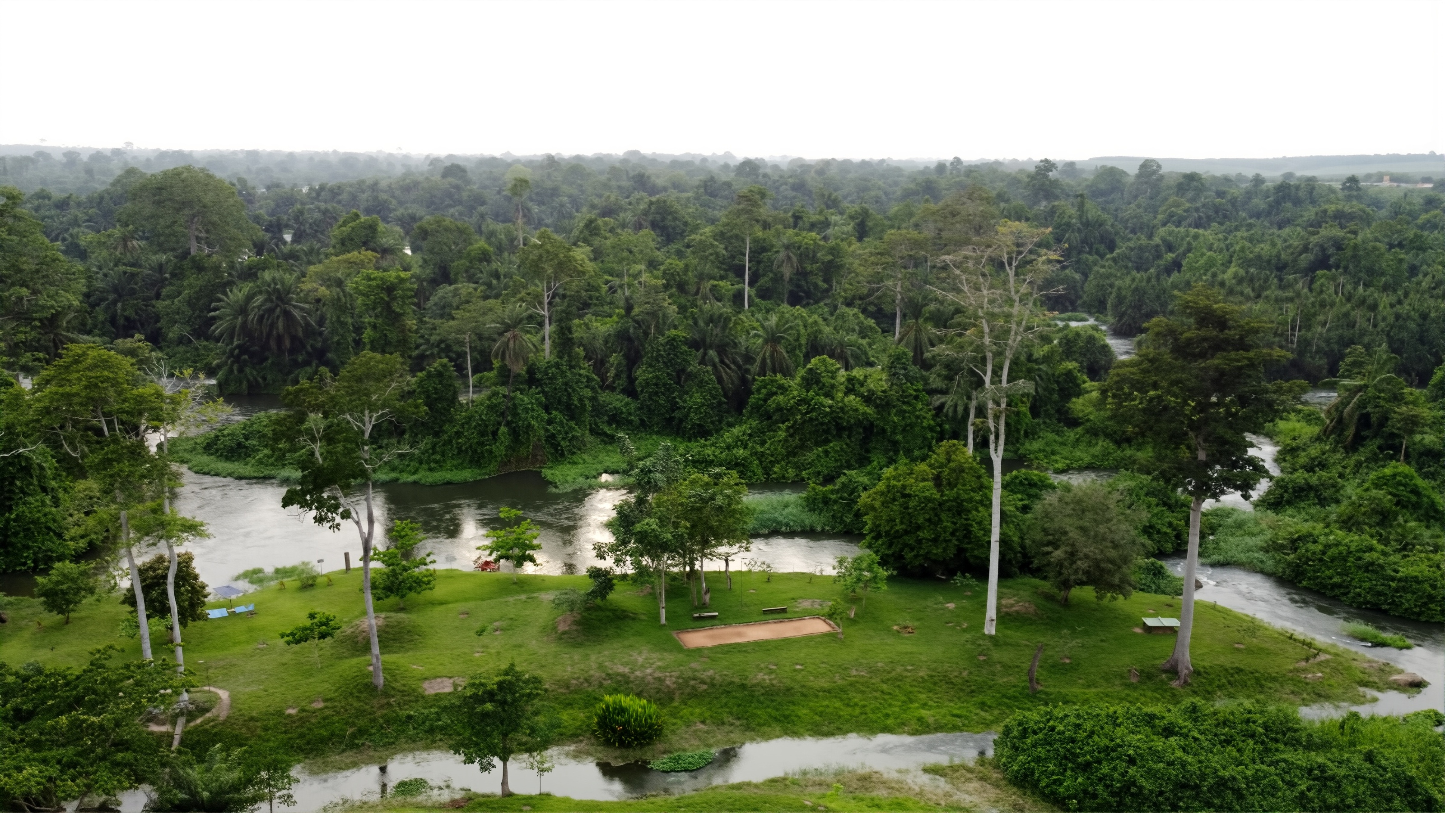 Vue du Refuge au crépuscule avec coucher de soleil